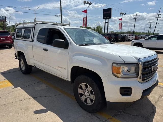 Used 2017 White GMC  image 3