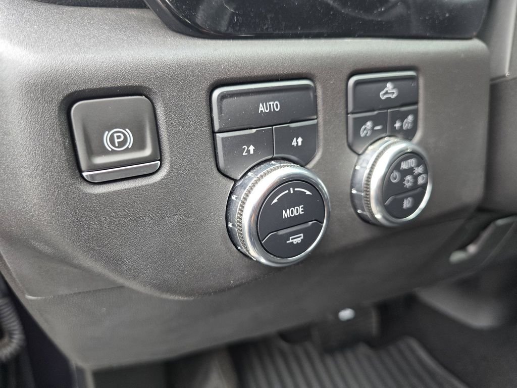 Used 2024 Silver GMC Elevation image 22