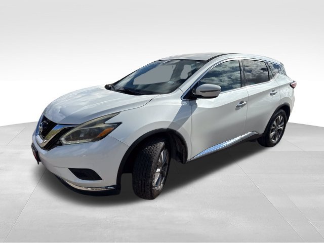 Used 2018 White Nissan S image 3