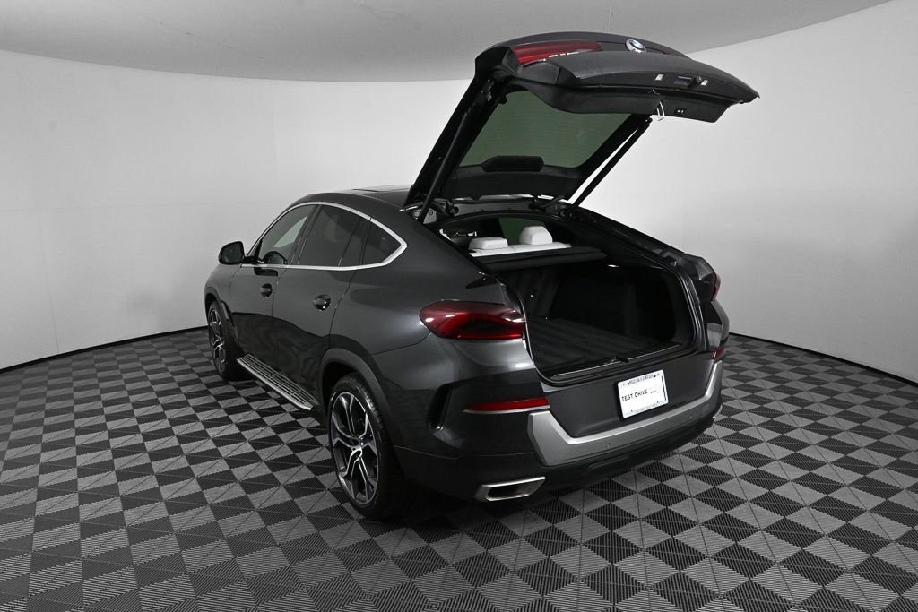 Used 2023 Gray BMW xDrive40i image 30