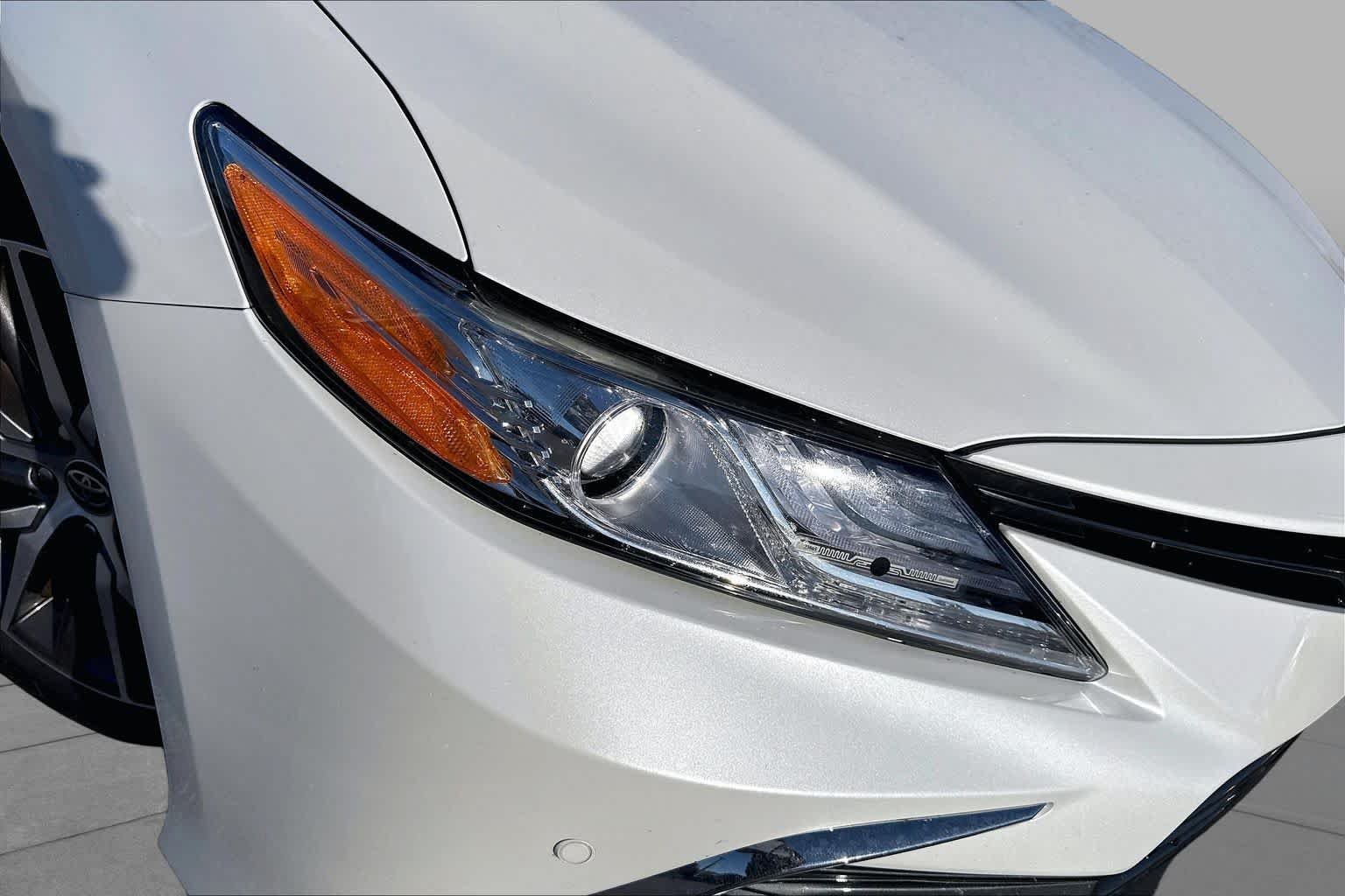Used 2023 Wind Chill Pearl Toyota XLE V6 image 27