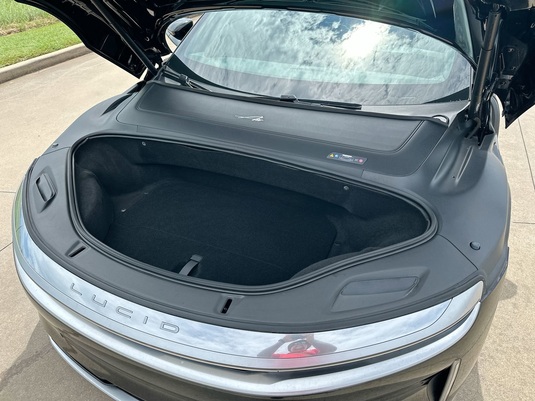 Used 2024 Black Lucid Touring image 27