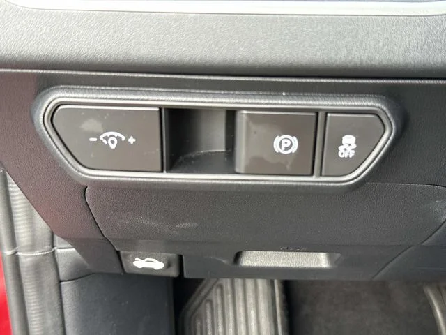 Used 2025 Red Kia LXS image 42