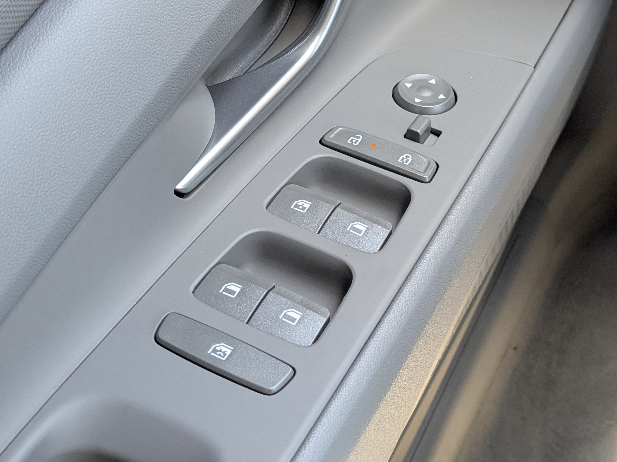 New 2026 Ecotronic Gray Hyundai SEL Sport Premium image 28