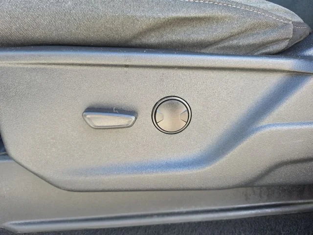 Used 2023 Silver Ford XLT image 15
