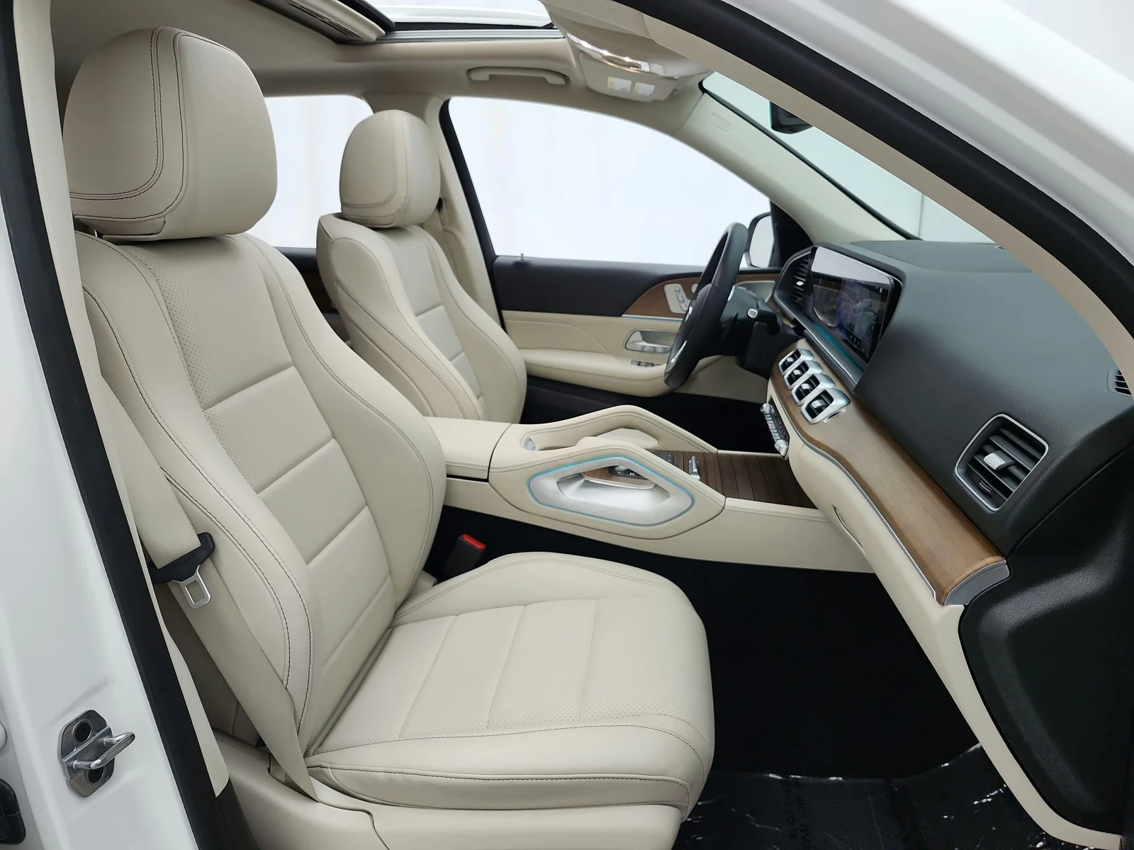 Certified Used 2023 Polar White Mercedes-Benz GLE 350 SUV image 19