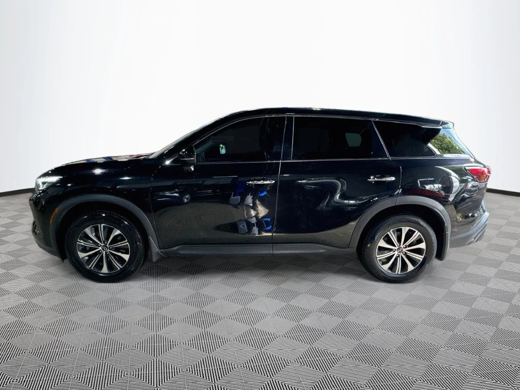 Certified Used 2023 Black INFINITI PURE image 9