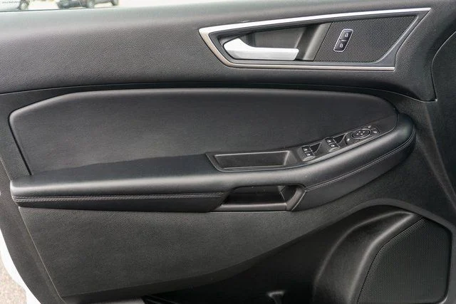Used 2022 White Ford SEL image 16