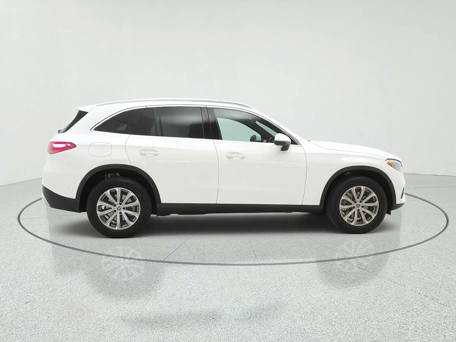 Certified Used 2024 Polar White Mercedes-Benz GLC 300 image 4