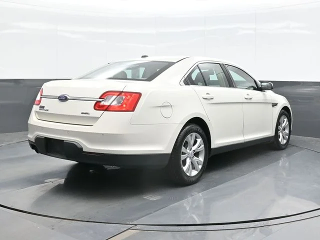 Used 2010  Ford SEL image 9