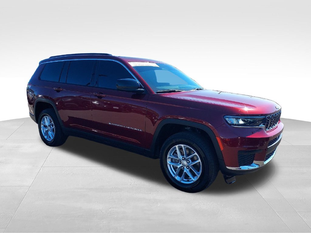 Used 2024 Red Jeep Laredo image 7