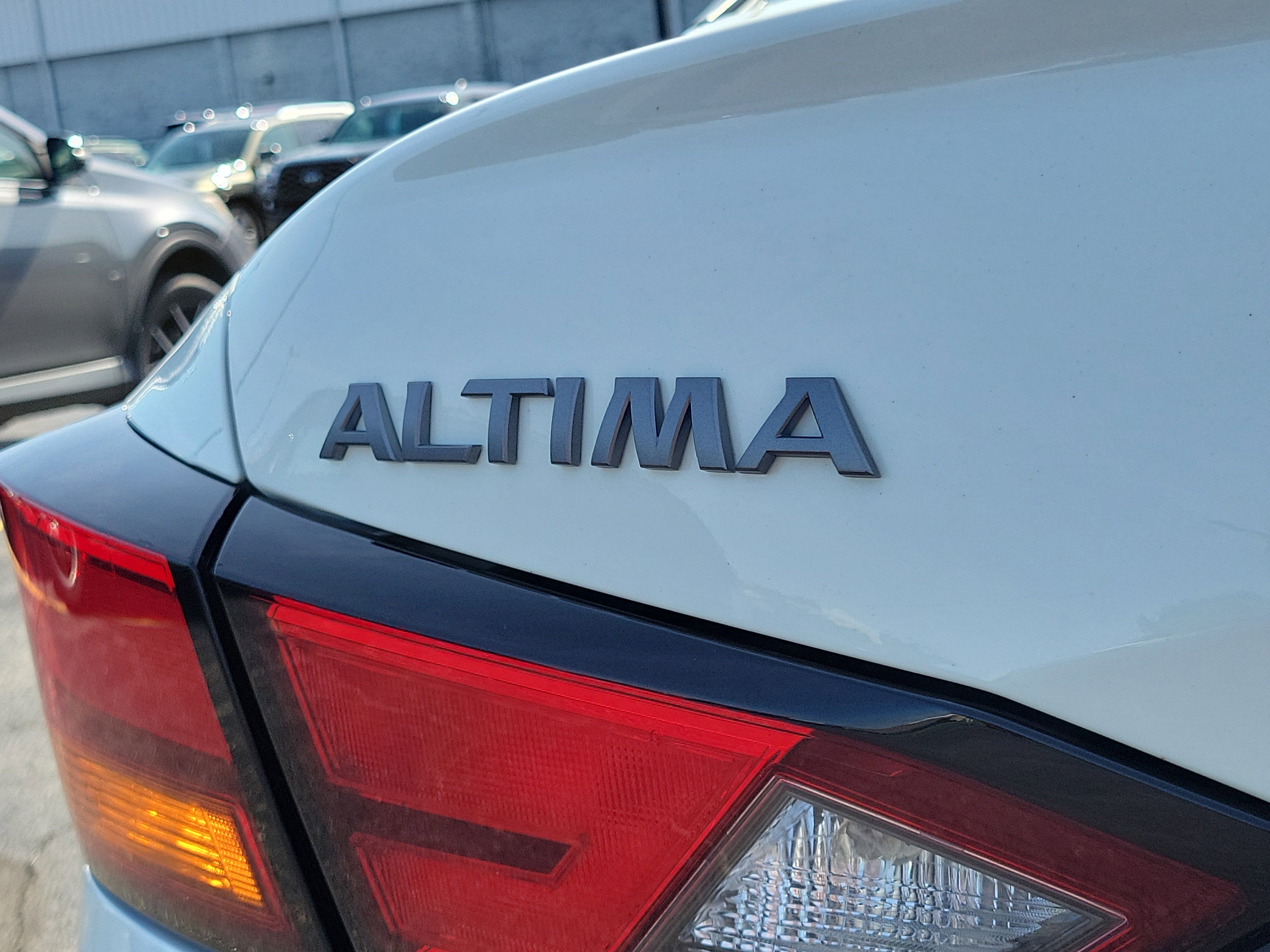 2025 Nissan Altima SV - Photo 6