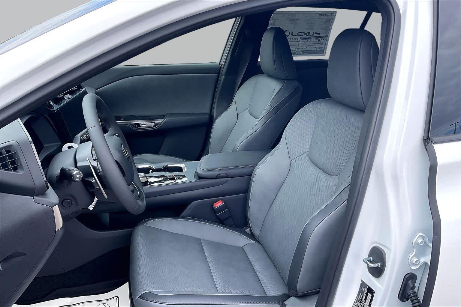 New 2026 Oxygen White Lexus Premium image 9