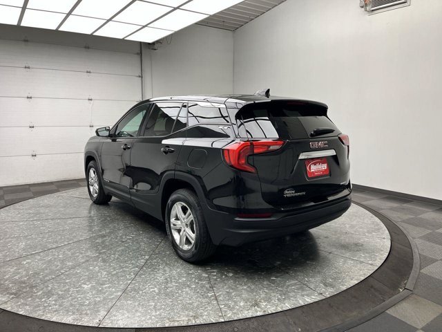 Used 2019 Ebony Twilight Metallic GMC SLE image 2