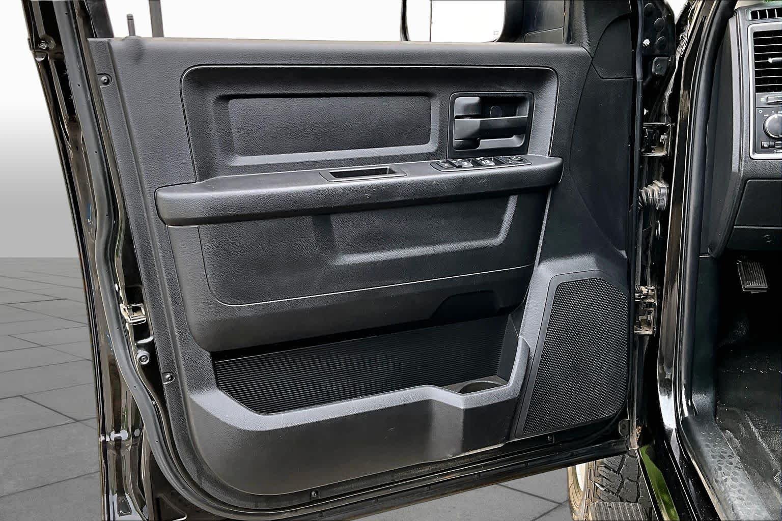 Used 2018 Brilliant Black Crystal Pearlcoat Ram Tradesman image 22