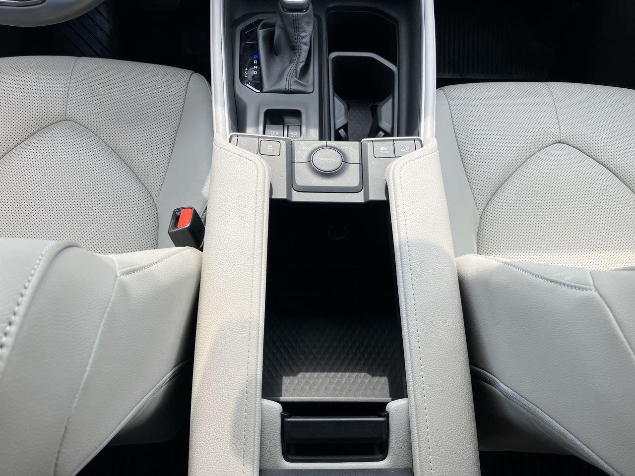 Used 2024 White (Wind Chill Pearl) Toyota Limited AWD image 18