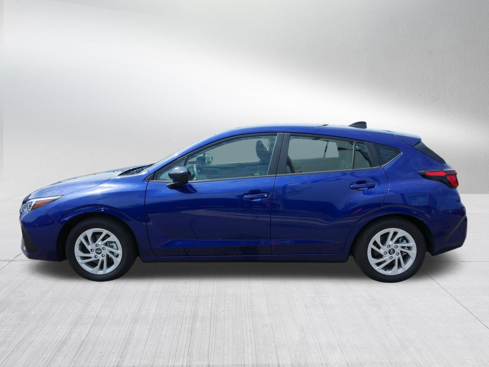 Used 2025 Sapphire Blue Pearl Subaru  image 4