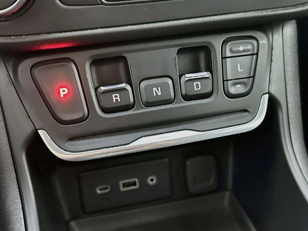 Used 2019 Black GMC SLE image 20