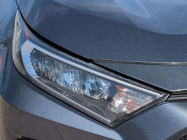 Used 2020 Gray Toyota XLE image 10