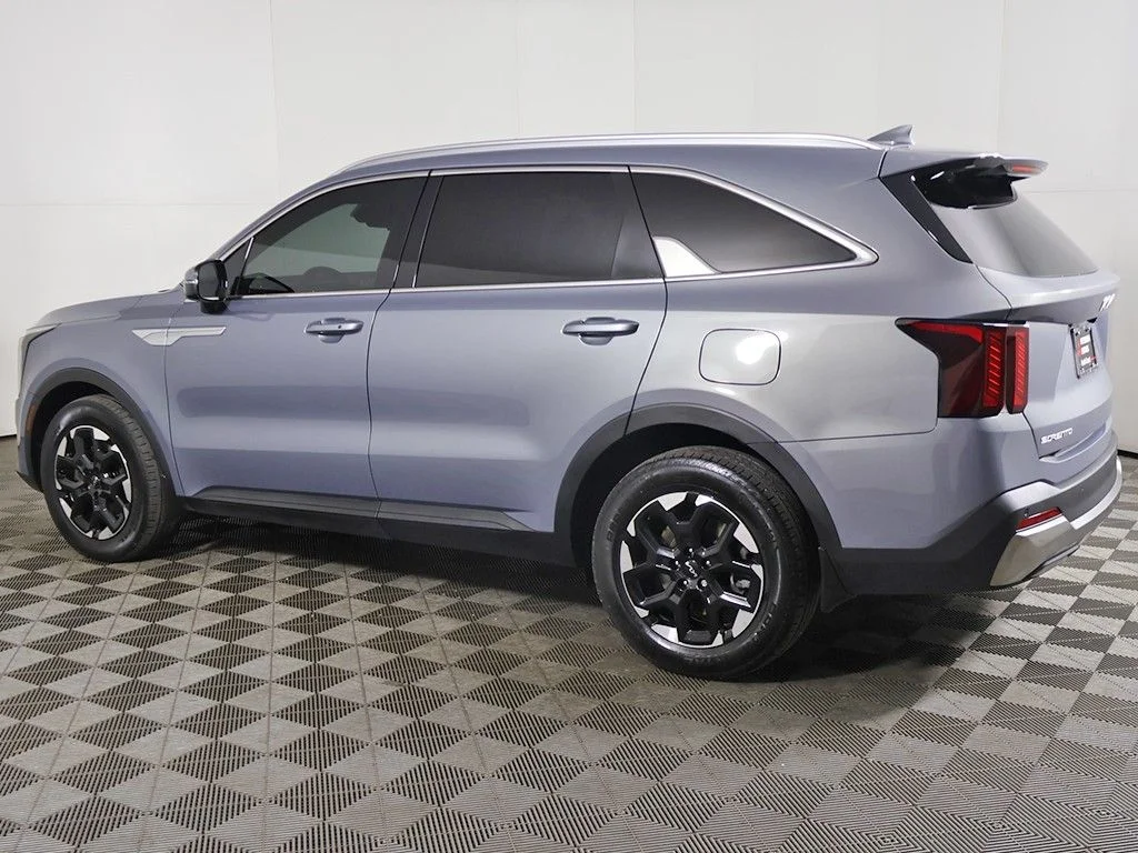 Used 2025 Silver Kia S image 15