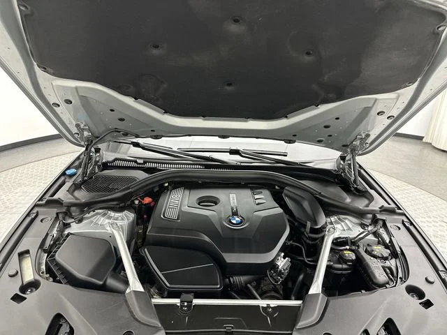 Used 2019 Silver BMW 530i xDrive image 26