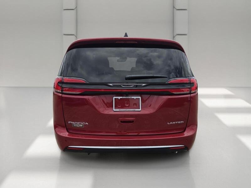 New 2027 Red Hot Pearl-Coat Exterior Paint Chrysler LIMITED FWD image 4