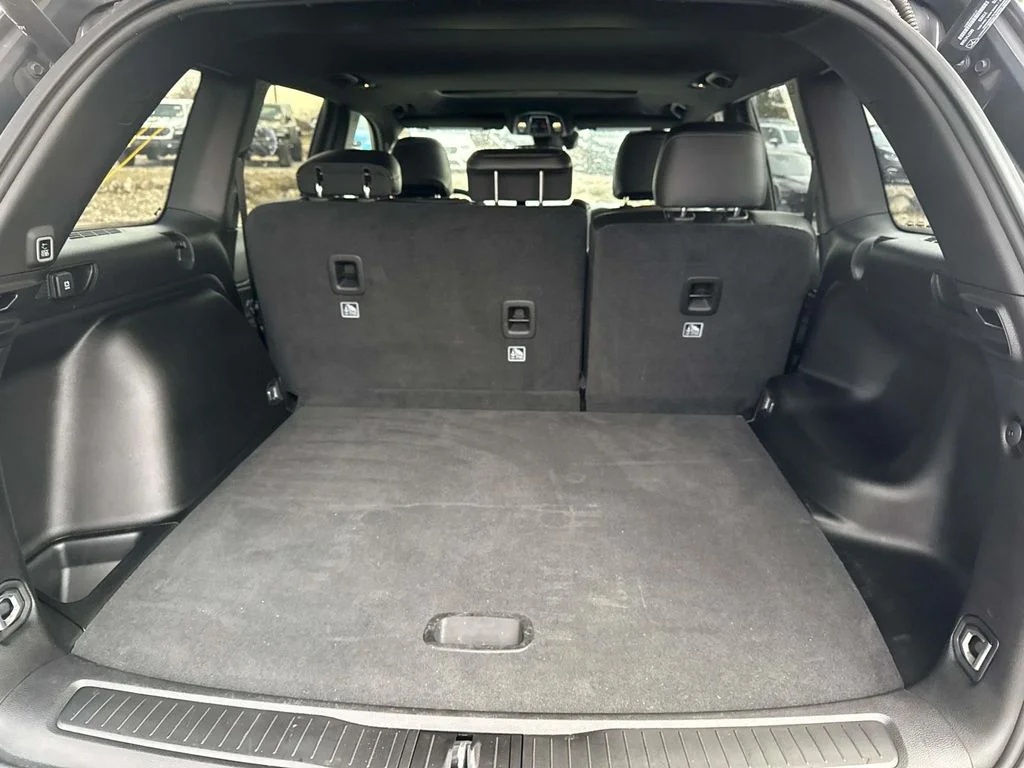 Used 2024 Gray Jeep Altitude X image 9