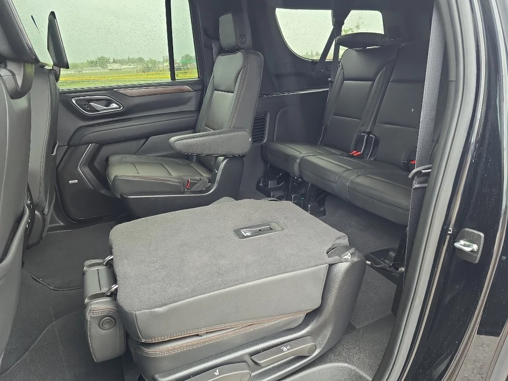 Used 2024 Black Chevrolet High Country image 29