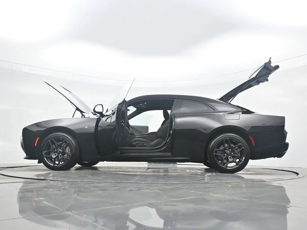 New 2026 Diamond Black Crystal Pearlcoat Dodge Scat Pack image 47