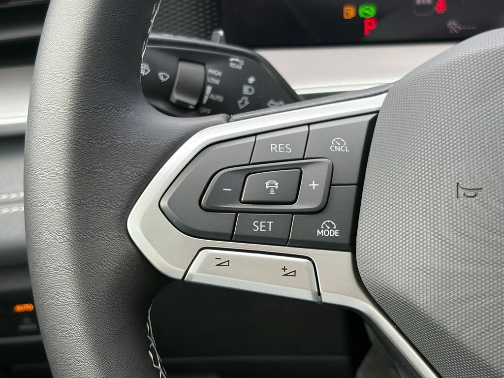 New 2026 Deep Black Pearl Volkswagen 2.0T SE image 23