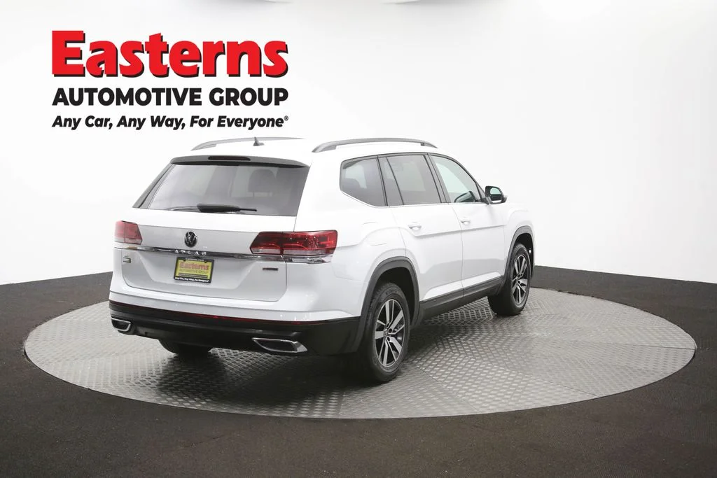 Used 2022 White Volkswagen 2.0T SE image 40
