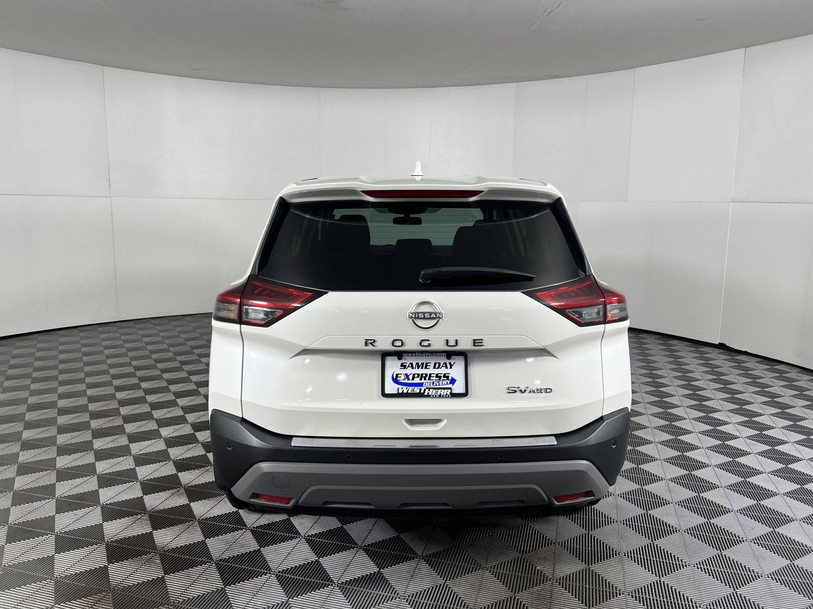 Used 2023 Pearl White Tricoat Nissan SV image 7