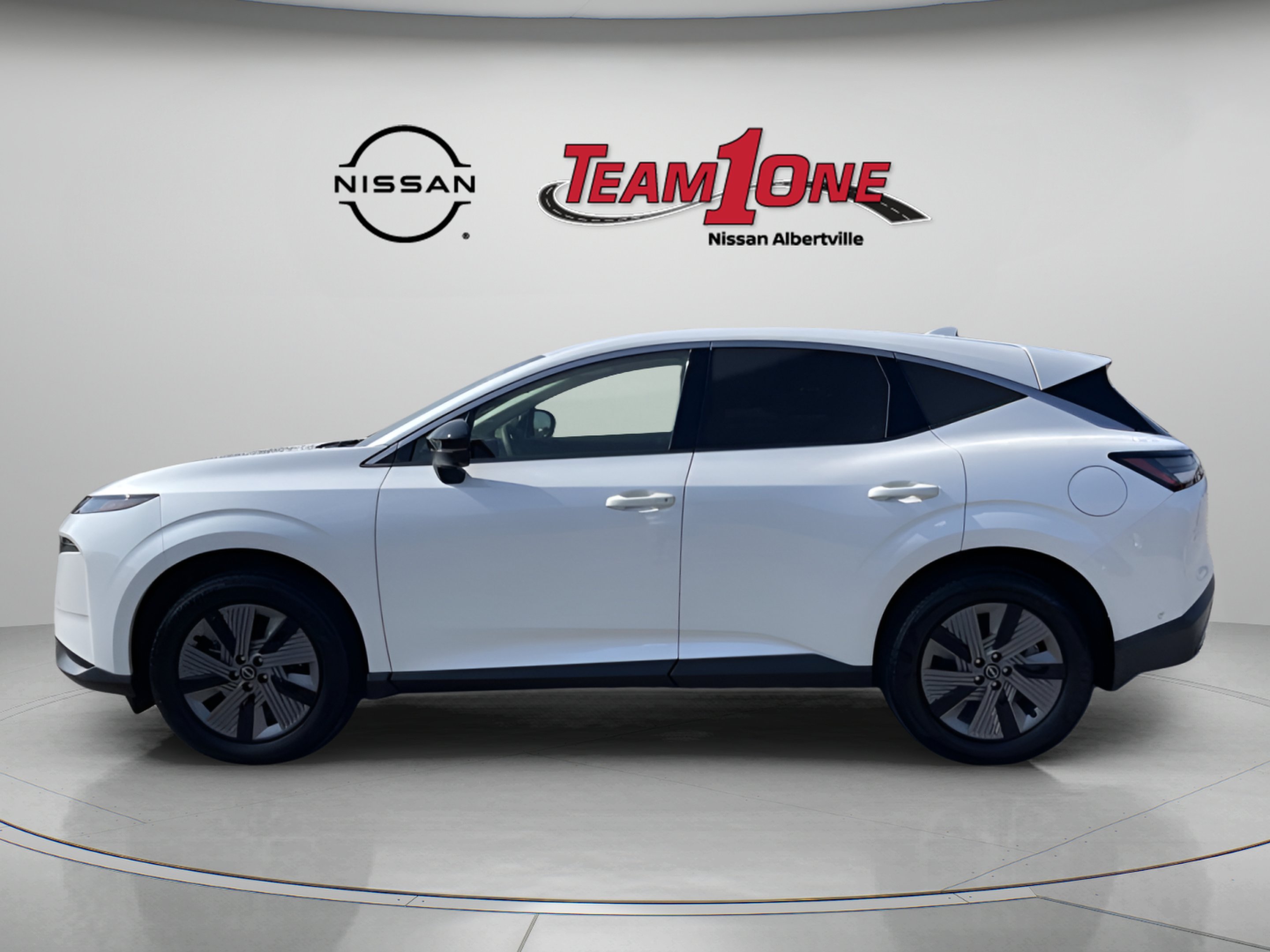 Used 2025 White Nissan SL image 4
