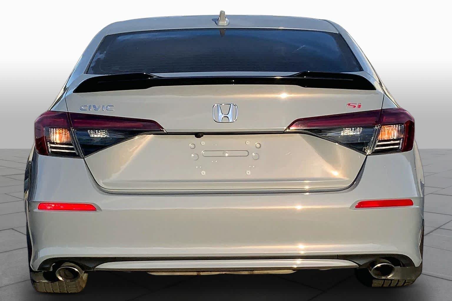 Used 2025 Urban Gray Pearl Honda  image 5