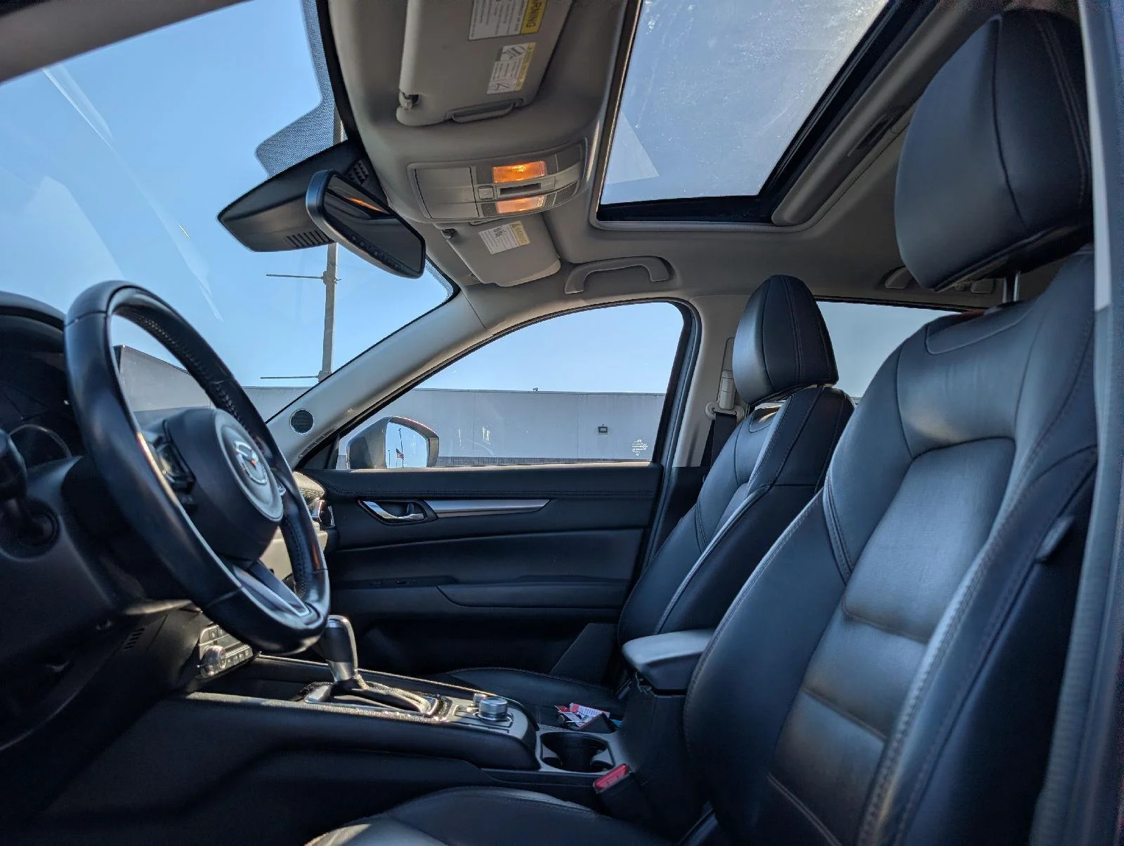 Used 2021  Mazda Touring image 9