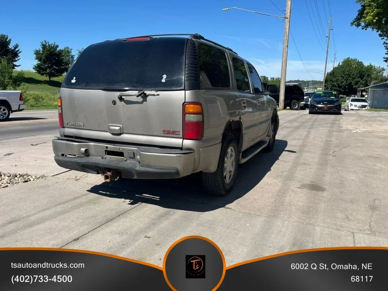 Used 2001 Silver GMC Denali Sport Utility 4D image 7