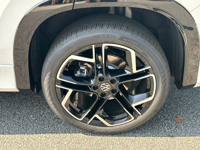 New 2026 White Volkswagen SEL R-Line Turbo image 20