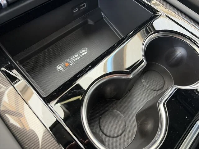 New 2026 White GMC Elevation image 25