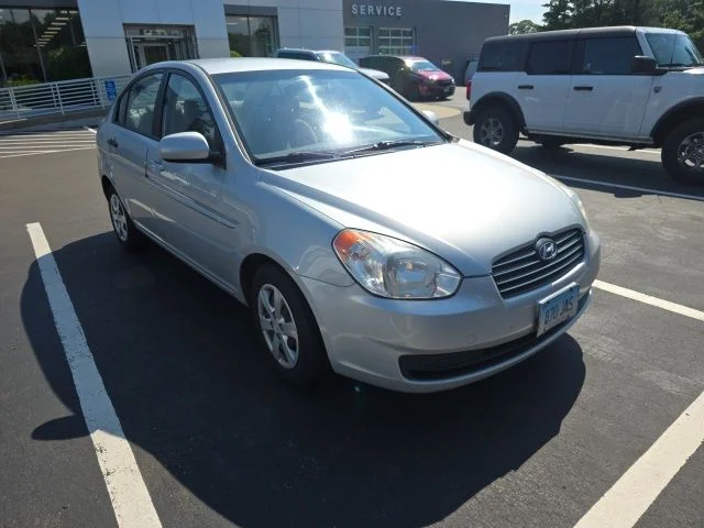 Used 2010 Platinum Silver Metallic + Pearl Hyundai GLS image 5