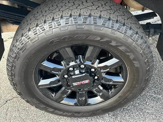 Certified Used 2025 Silver GMC AT4 image 35