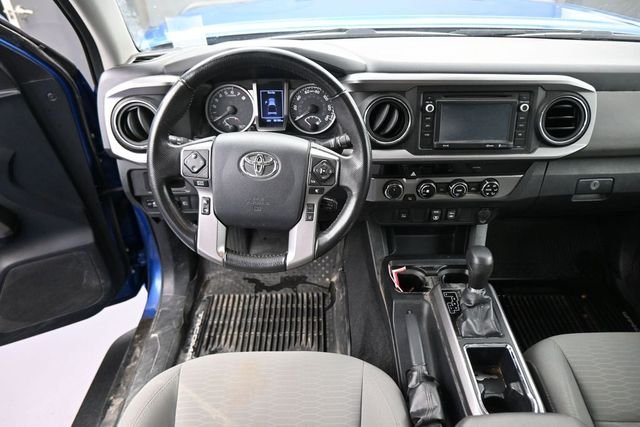 Used 2018 Blue Toyota SR5 image 22