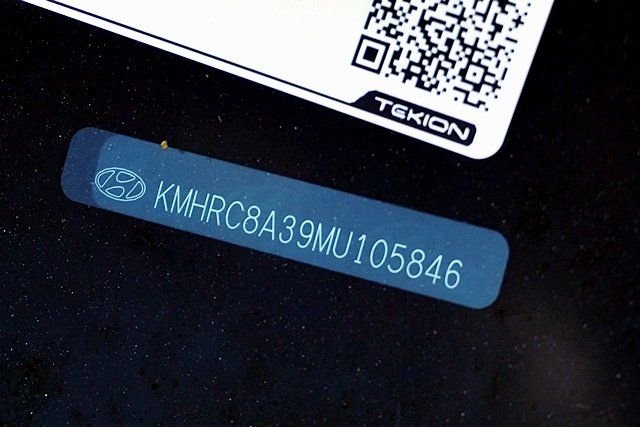 Used 2021 Silver Hyundai SEL image 31