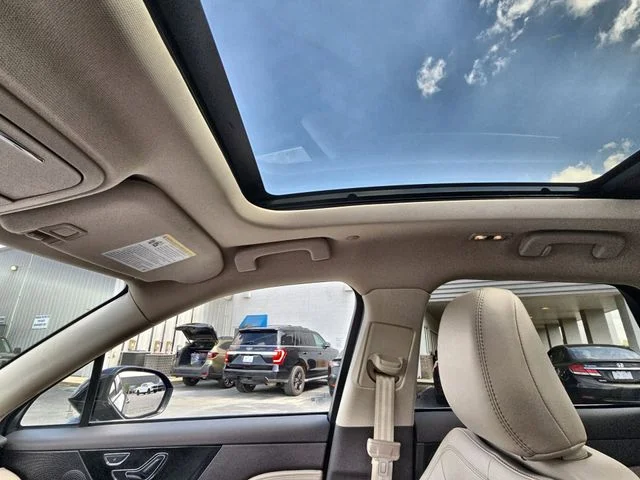 Used 2023 Black Lincoln Reserve image 24