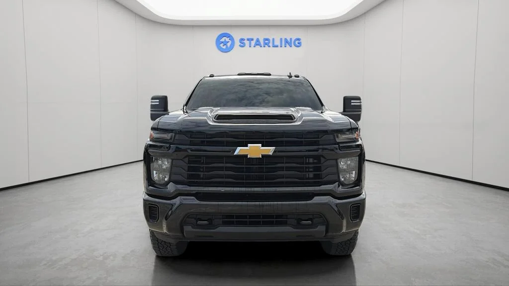Used 2025 Black Chevrolet Custom image 15