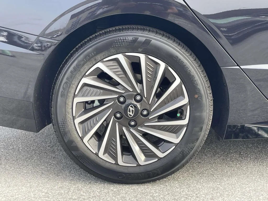 Used 2026 Carbon Blue Hyundai SEL image 34