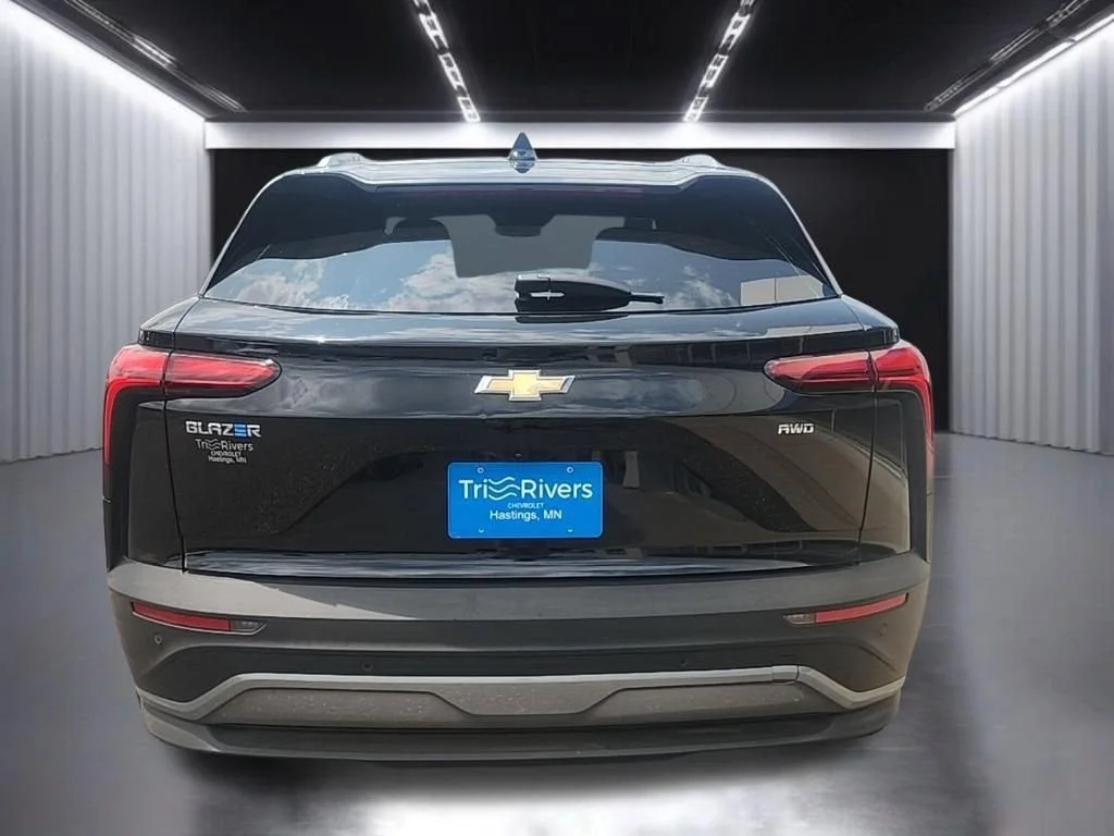 Used 2024 Black Chevrolet LT image 3