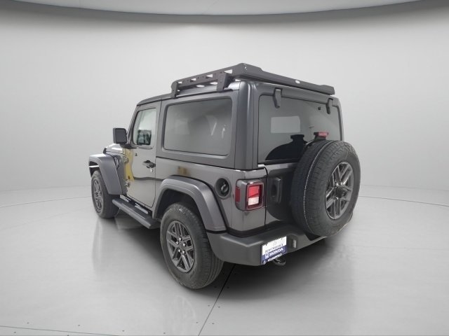 Used 2025 Granite Crystal Metallic Clearcoat Jeep Sport S image 4