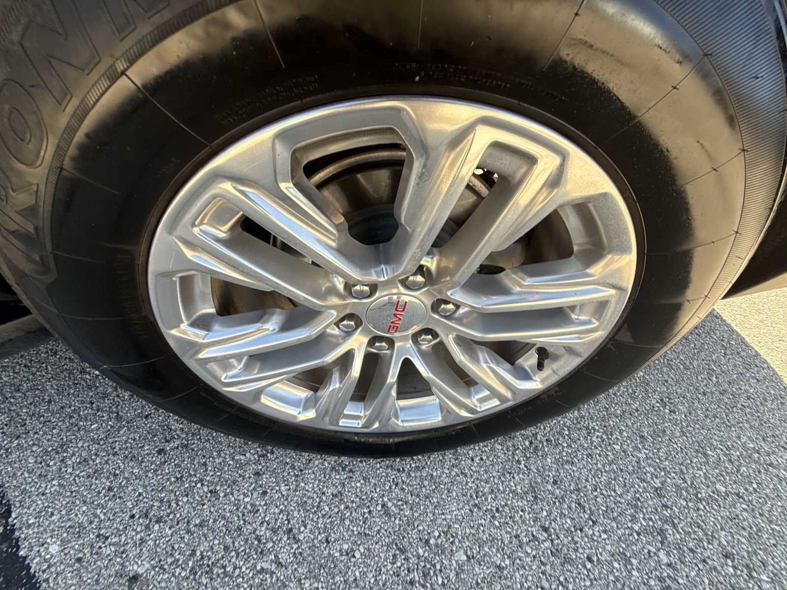Certified Used 2024 Sterling Metallic GMC SLT image 32