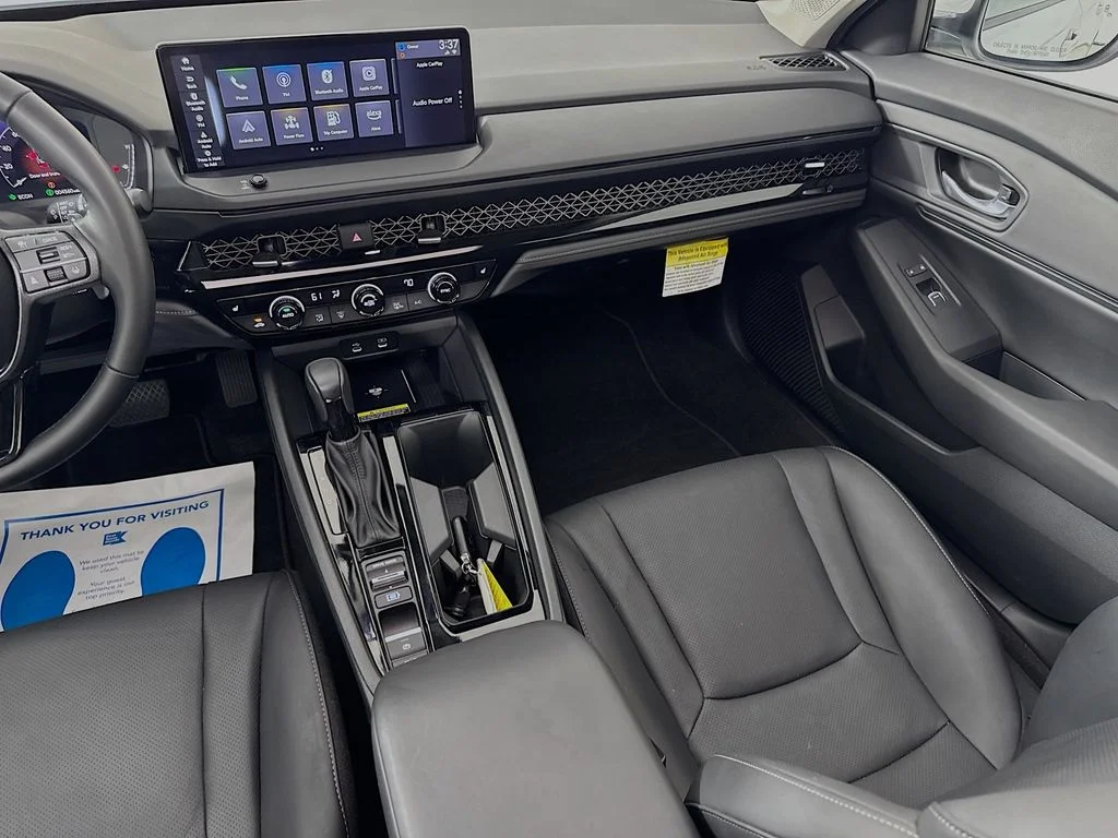 Certified Used 2025 Platinum Honda EX-L image 27