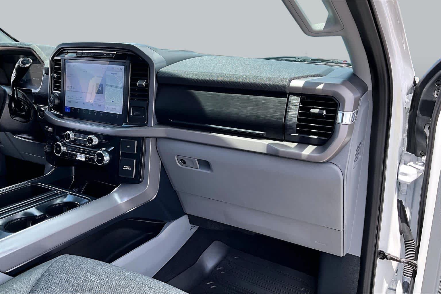 Used 2024 Oxford White Ford XLT image 17